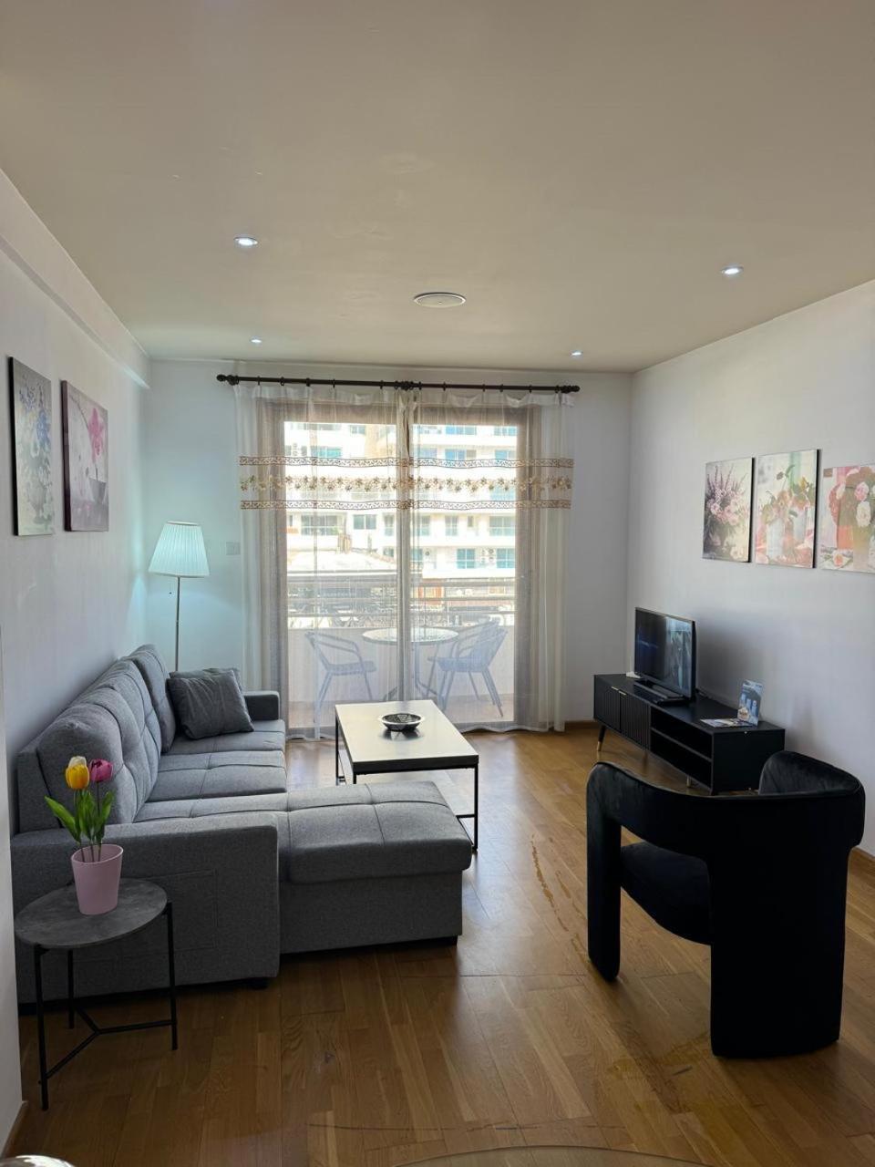 Ithaki Phinikoudes Apartment No. 205 Larnaca Extérieur photo