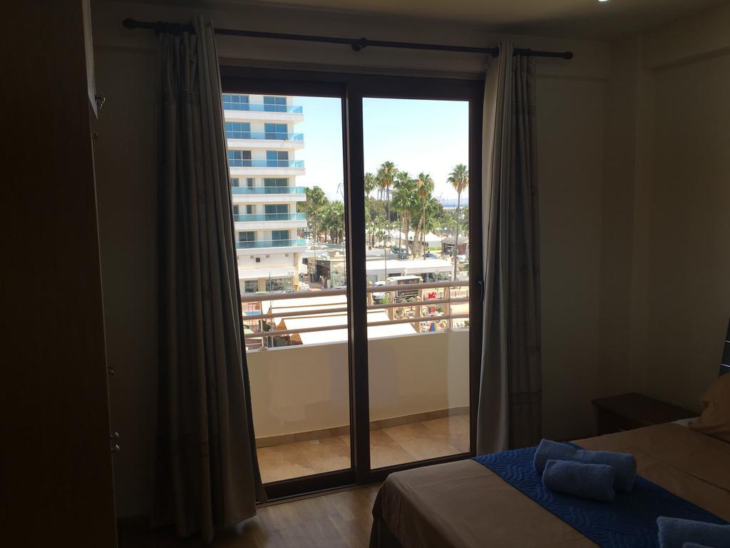 Ithaki Phinikoudes Apartment No. 205 Larnaca Extérieur photo