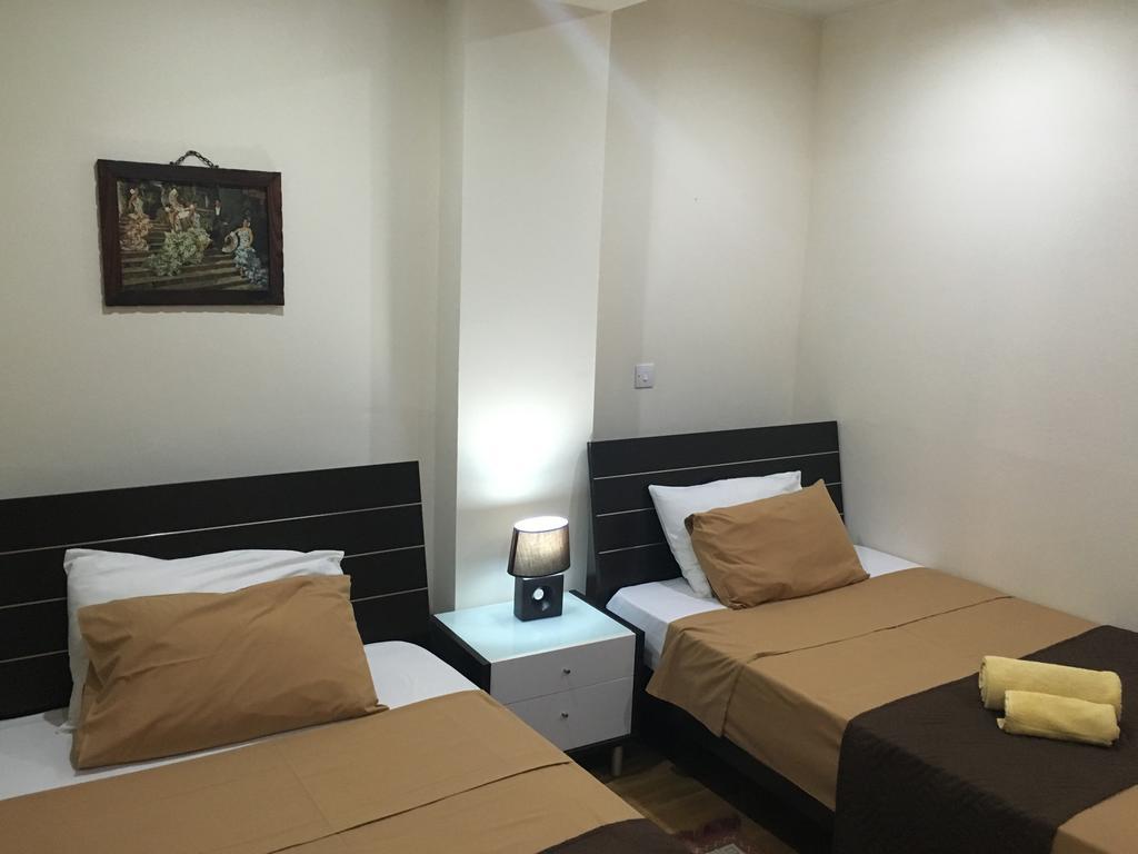 Ithaki Phinikoudes Apartment No. 205 Larnaca Extérieur photo